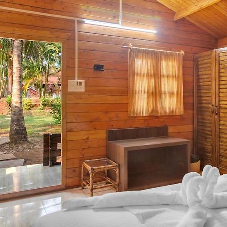 Tropical Valley Resort Morjim Esterno foto