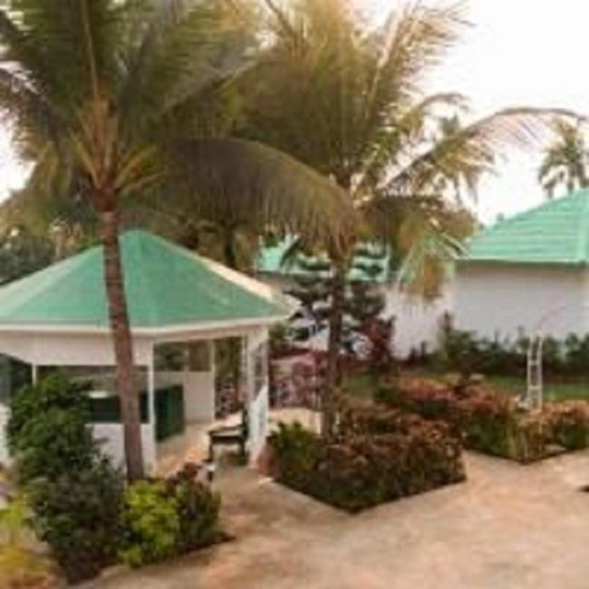 Tropical Valley Resort Morjim Esterno foto