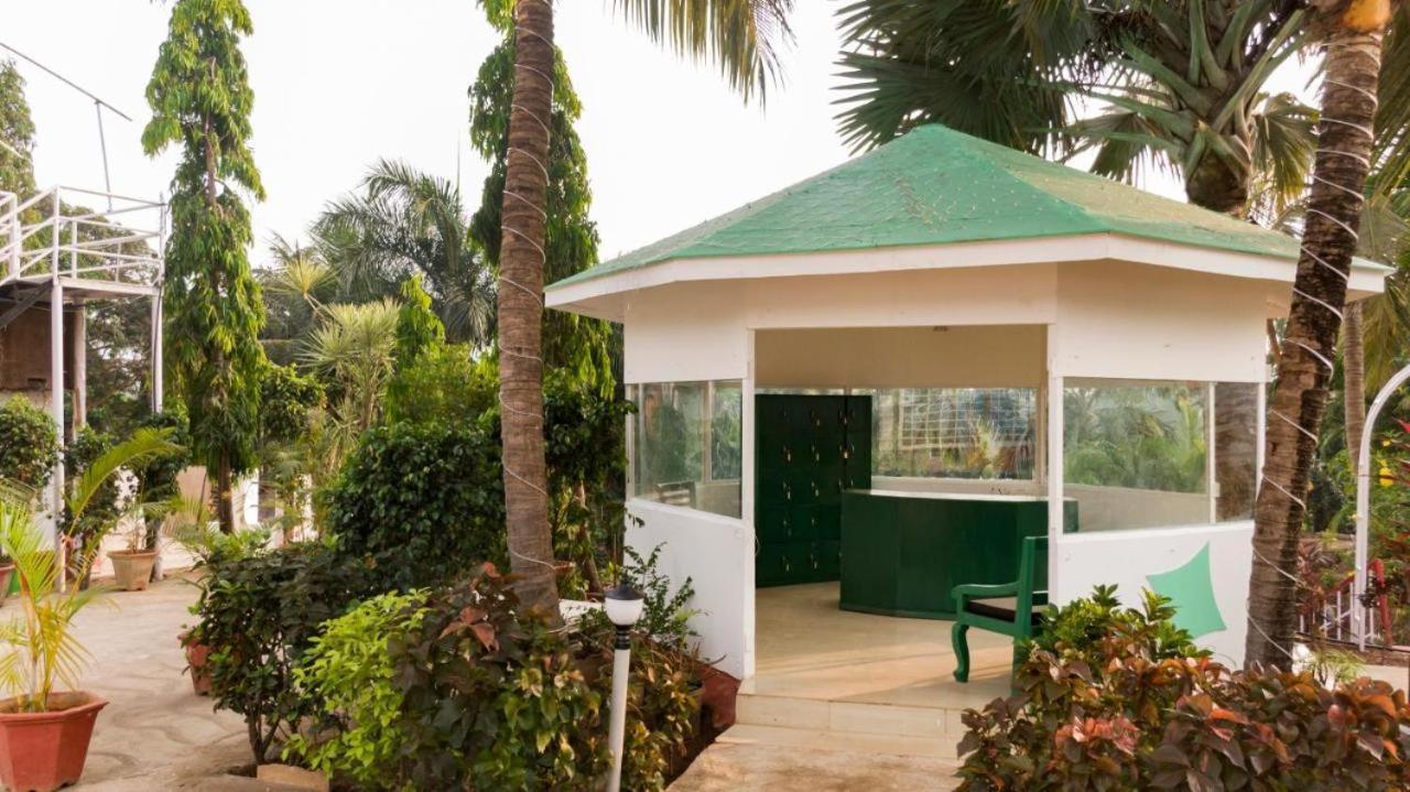 Tropical Valley Resort Morjim Esterno foto