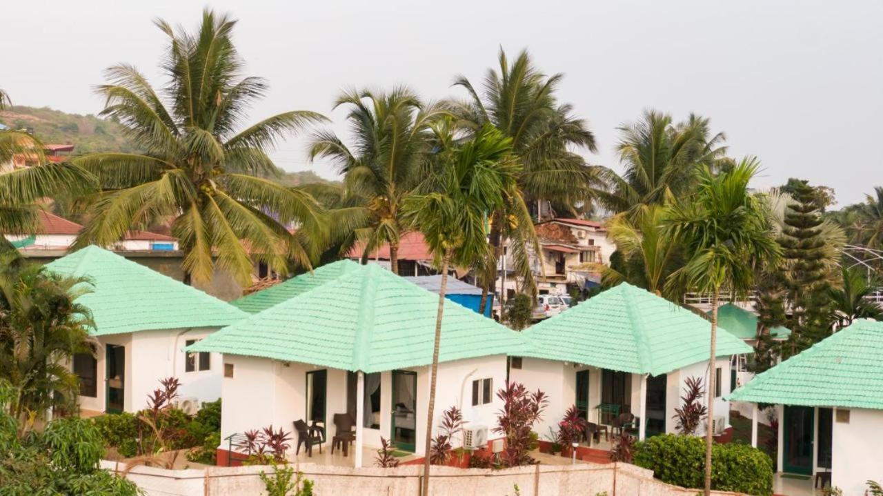 Tropical Valley Resort Morjim Esterno foto