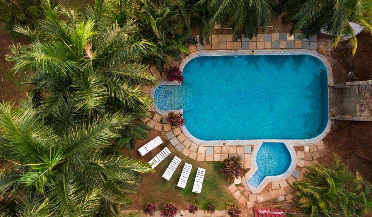 Tropical Valley Resort Morjim Esterno foto